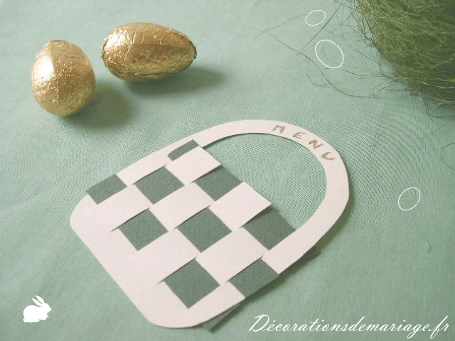  idées décoration de table pâques couleurs vert beige doré menu panier en papier tissé créatifs bricolage faire soi même