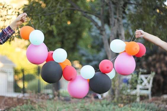 guirlande de ballons decoration salle mariage