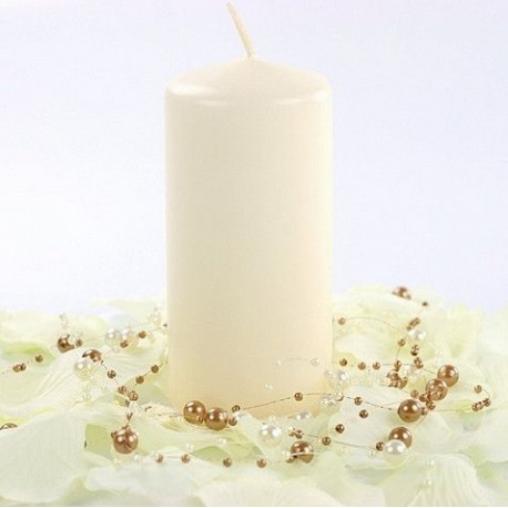 La bougie cylindrique ivoire 6cm sur 12cm La bougie cylindrique ivoire 6cm sur 12cm