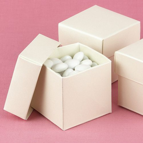 Les 25 boîtes à dragées cube ivoire Les 25 boîtes à dragées cube ivoire