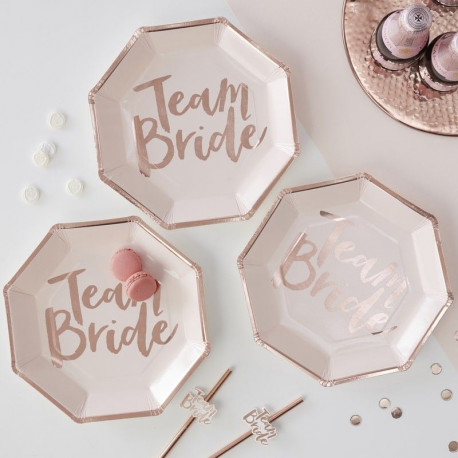 Les assiettes en carton flamant rose Les assiettes en carton flamant rose