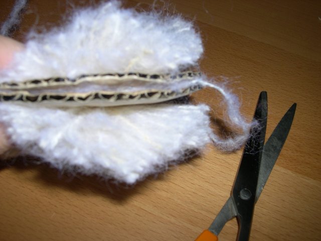 réalisation pompon en laine réalisation pompon en laine tutoriel fiche technique