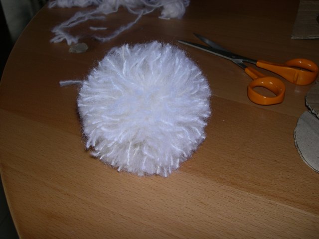  réalisation pompon en laine tutoriel fiche technique l