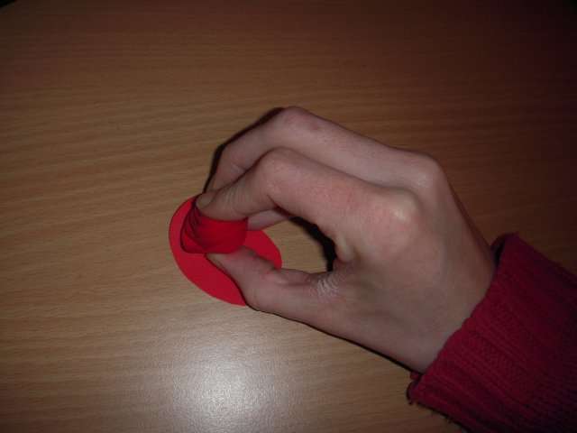 création réalisation remerciement boîte loisirs craétifs à faire soi même fiche technique rose en papier roulé