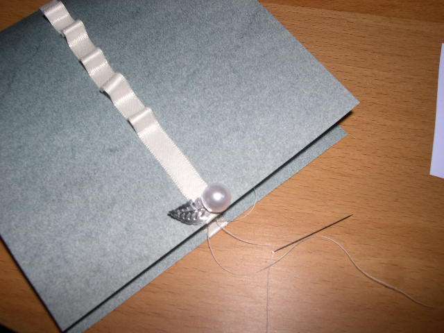   realisation modèle exemple faire part mariage invitation thème hiver original pompon en laine faire soi même bricolage loisirs créatifs perle