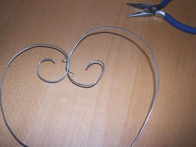 réalisation porte alliance papillon en fil de fer réalisation porte alliance papillon en fil de fer métallique bricolage faire soi même