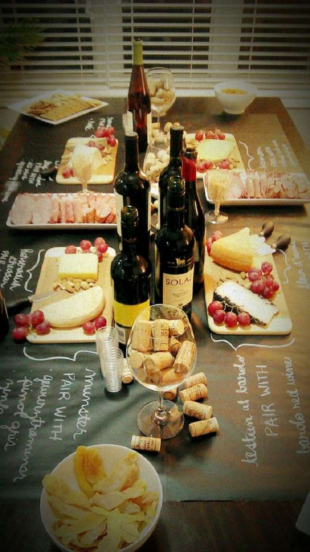 decoration anniversaire theme vin repas buffet fromage charcuterie