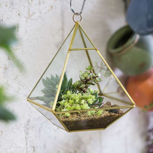 terrarium mariage pyramide centre de table decoration salle