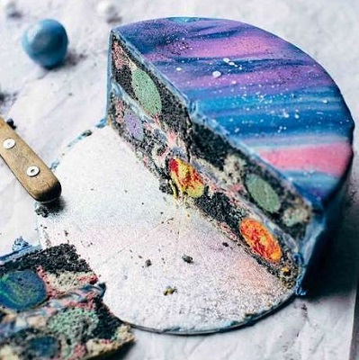 gateau anniversaire astronaute marbre