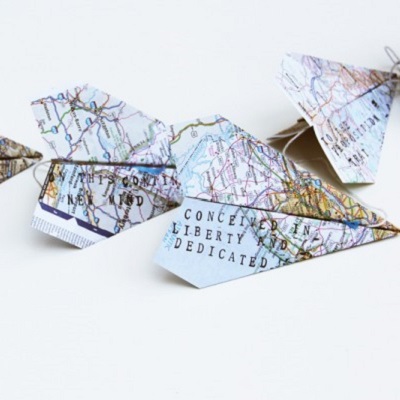 guirlande d'avion en papier mappemonde