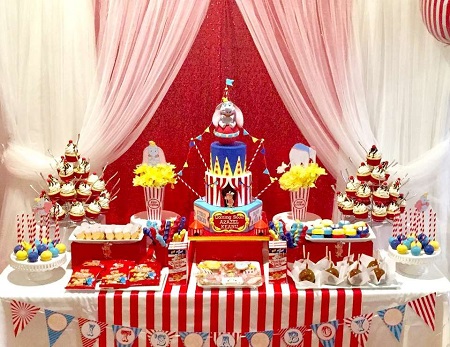Décorations Pour Gâteau Cirque/anniversaire - 3 Drapeaux, 1 Joker, 1 Lion De Mer, 1 éléphant