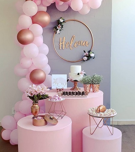 decoration baby shower cuivre et rose geometrique