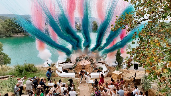 feu d'artifice de jour pour mariage