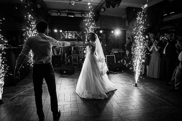 piste de danse feux de bengale mariage