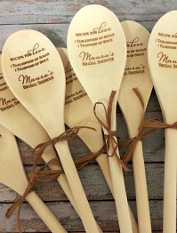 cuillère en bois personnalisée cadeau mariage