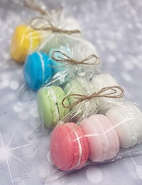 cadeau invité savon macaron thème gourmandise