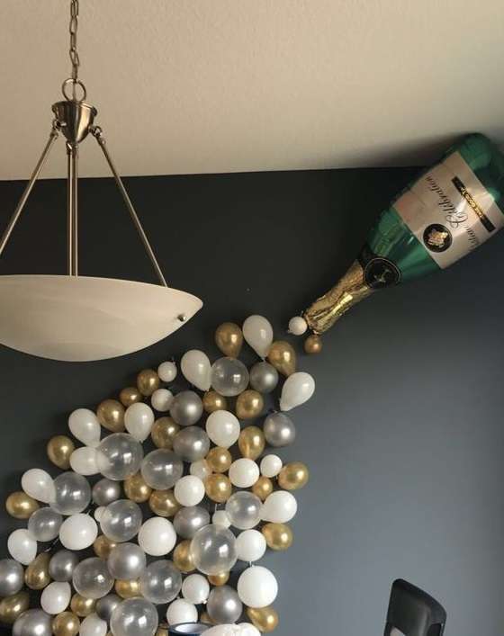 decoration salle bouteille champagne ballon nouvel an