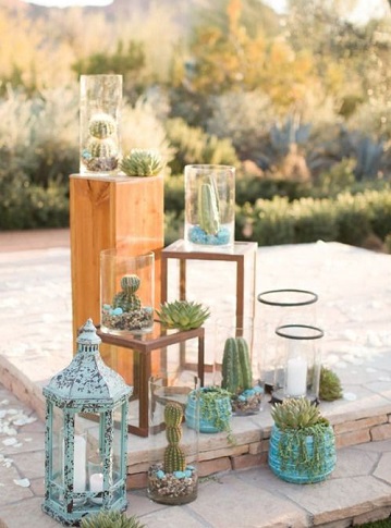 décoration mariage désert chic en bleu vert et terre cuite lanterne et vase 