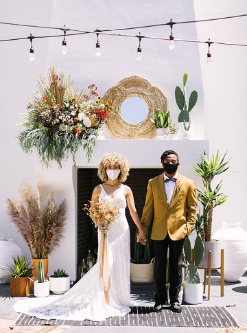 décoration salle mariage desert chic fleurs séchées et miroir avec rotin