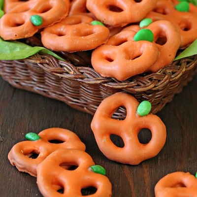 bretzel candy bar halloween