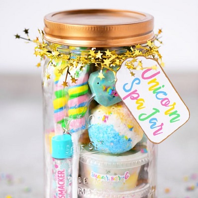 mason jar bonbons cadeau invités anniversaire licorne