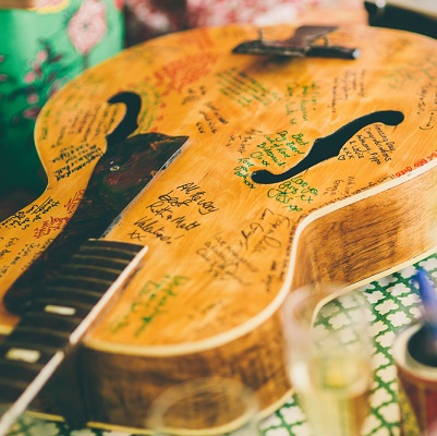 livre d'or mariage guitare signatures