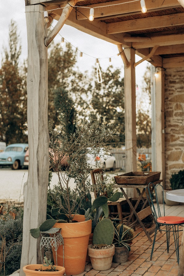 decoration terrasse mariage pot de fleurs