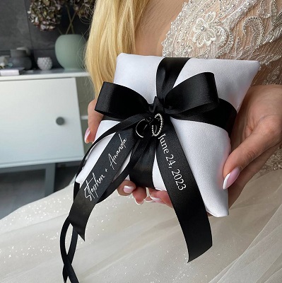 coussin alliances noir et blanc