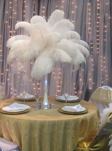 centre de table vase avec plume autruche