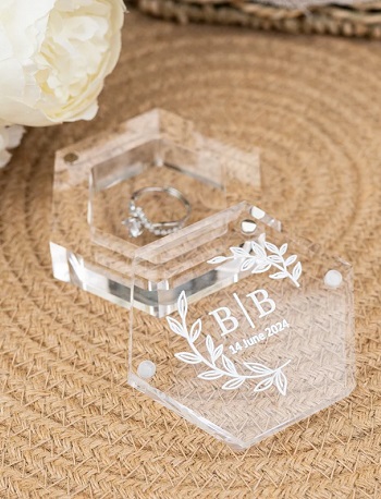 porte alliances cube en plexi gravé