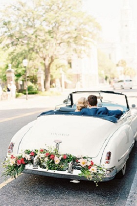 Décoration voiture de mariage : champêtre, vintage, boho, épurée