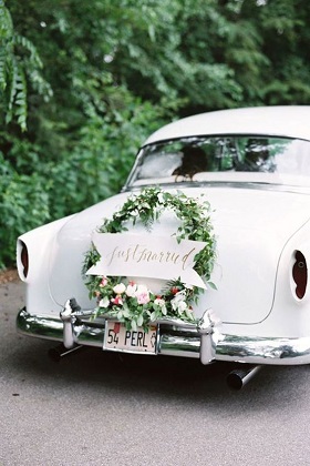 couronne champetre pour voiture des mariés