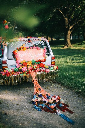 decoration de voiture de mariage bollywood