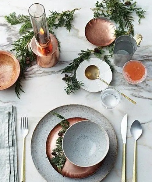 vaisselle cuivre pour table de fetes de fin d'année