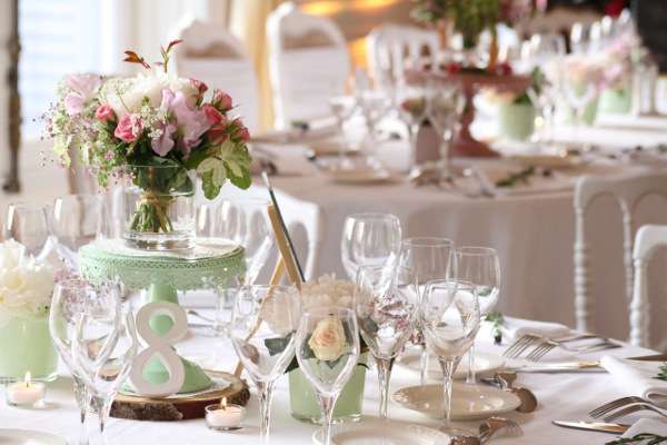 decoration mariage table vintage blanc rose
